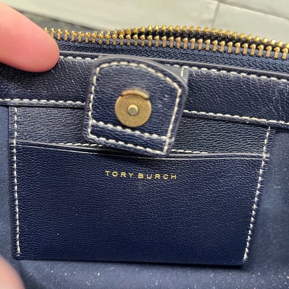 Tory Burch Navy Quilted Crossbody Bag - Picture 2 of 5